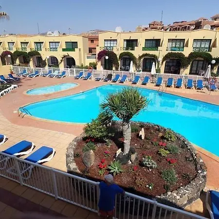 1-bed Sleeps 2 Sunbeds & Towels Apartman *