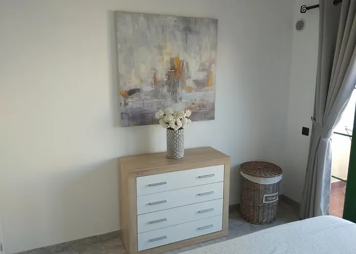 1-bed Sleeps 2 Sunbeds & Towels