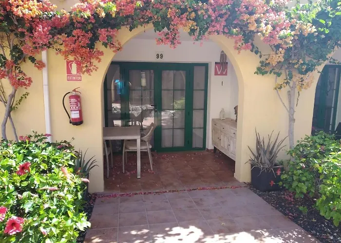 1-bed Sleeps 2 Sunbeds & Towels Apartmán *