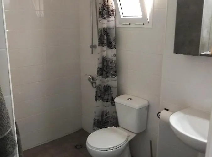 1-bed Sleeps 2 Sunbeds & Towels