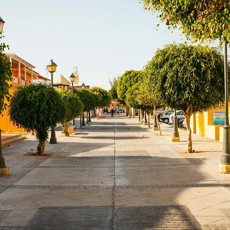 1-bed Sleeps 2 Sunbeds & Towels