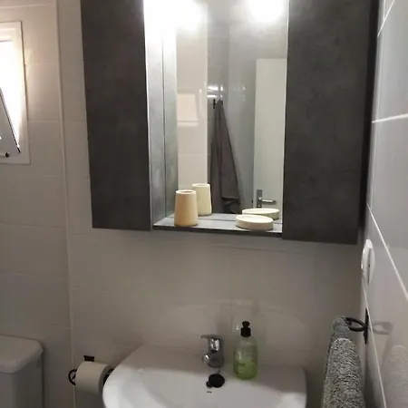 Lägenhet 1-bed Sleeps 2 Sunbeds & Towels *